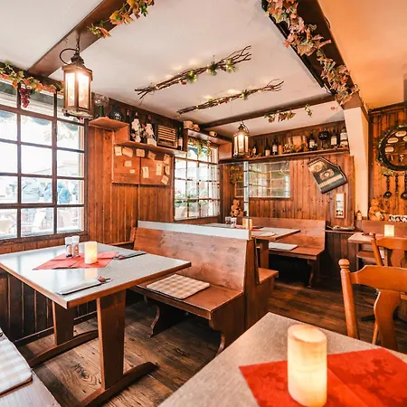 호텔 Oma's Kueche & Quartier