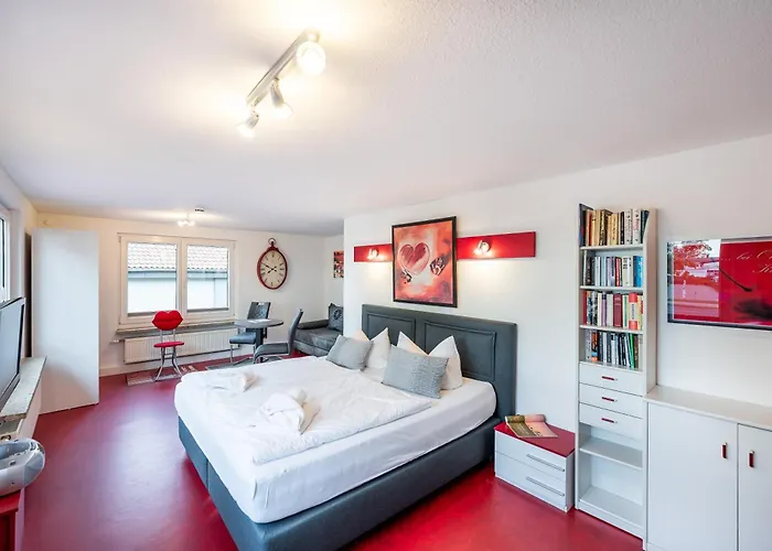 Oma's Kueche & Quartier Otel *